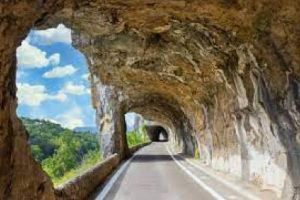 La O'Liso Gorges De L'Ardeche Villa Salavas Dış mekan fotoğraf
